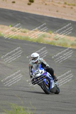 media/Jun-04-2022-WERA (Sat) [[b852bbbd55]]/Race 9 LW Twins Superbike V6 LW D Superstock/